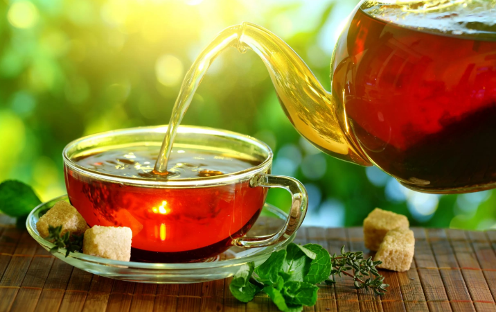 Сладкий чай быстро и легко устранит приступ мигрени