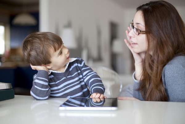 Как научиться слушать ребёнка и вести с ним диалог