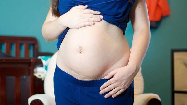 При ощущении болей в матке после родов следует обследоваться у специалиста и сдать необходимые анализы 