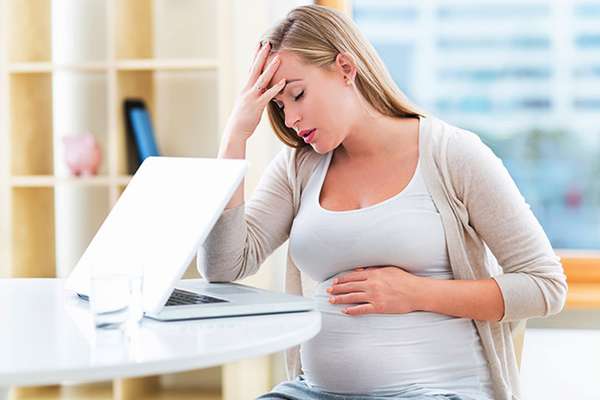 Предотвратить частое головокружение во время беременности можно, если часто гулять на свежем воздухе, хорошо высыпаться и меньше нервничать 