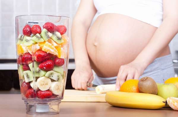 Для лечения геморроя при беременности многие врачи первым делом советуют придерживаться правильной диеты 