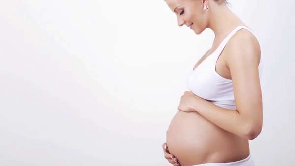 Беременность является важным этапом в жизни женщины. Откажитесь на данный период от всех косметических процедур, дабы не навредить плоду