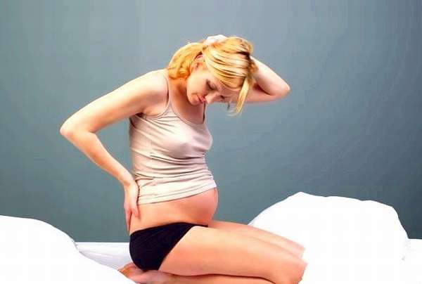 Во время беременности многие женщины все чаще жалуются на остеохондроз, который к тому же может сопровождаться и другими проблемами со здоровьем 