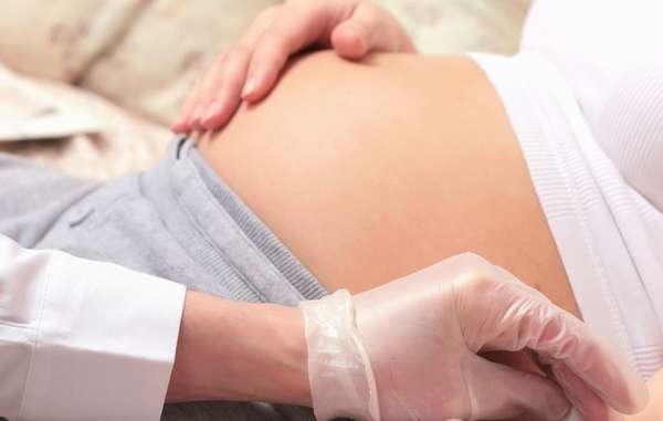 Обнаружить наличие биохимической беременности после ЭКО сможет только квалифицированный специалист 