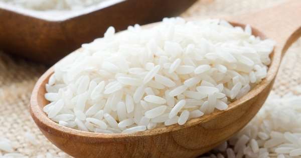 Недоваренный рис является очень полезным, однако его категорически нельзя употреблять во время беременности 
