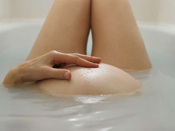Во время беременности лучше любые ванны принимать с большой осторожностью