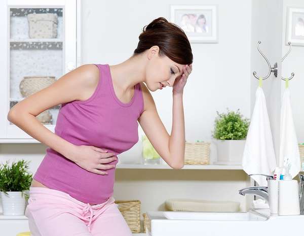 Боли в желудке при беременности могут не причинять вред, но стоит обязательно проконсультироваться со специалистом