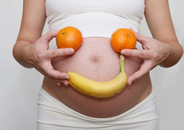 Большинство беременных предпочитают кушать цитрусовые, поскольку они являются целым кладезем витаминов 