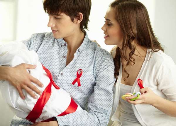 ВИЧ-инфицированные женщины имеют право рожать в любом роддоме 