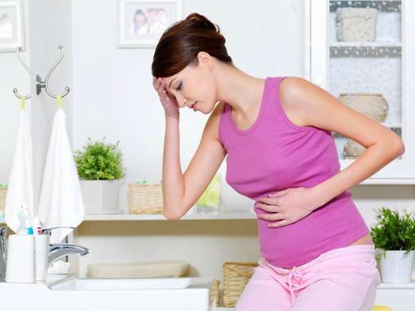 Признаком беременности может быть гормональный сбой и ухудшение состояния здоровья на ранних сроках 