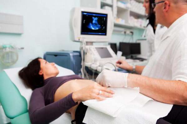 Осмотр эндометрия в матке обязательно проводится при каждом ультразвуковом обследовании органов малого таза у женщин любого возраста