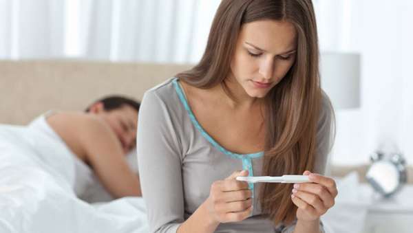 Гинекологи уверенно утверждают: опасность беременности в период месячных существует