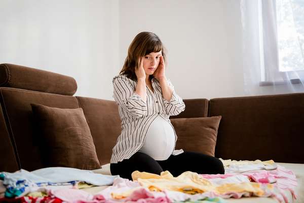 Существует несколько причин развития мигрени у беременной женщины