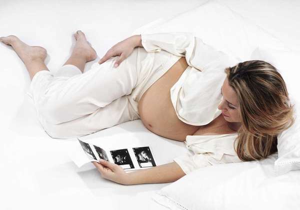 На 35 неделе беременности нужно стараться избегать каких-либо физических нагрузок и эмоциональных стрессов 