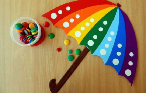 Зонтик со множеством цветных секций