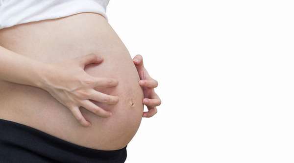 Лечение чесотки у беременных обычно проводится с помощью мазей гелей и спреев