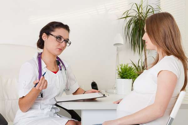 На 35 неделе беременности нужно регулярно посещать врача 